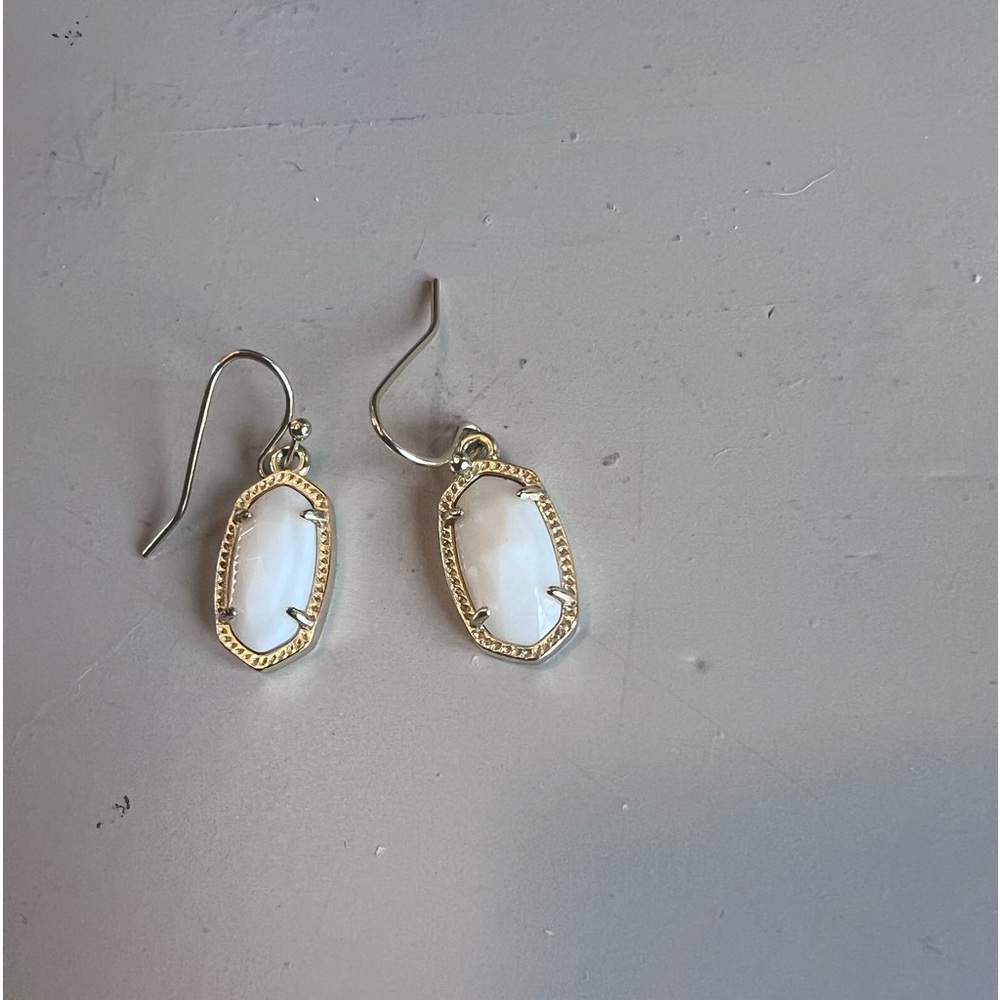 Kendra Scott Lee Drop Earrings White/Ivory Shell and Gold - Excellent Condition